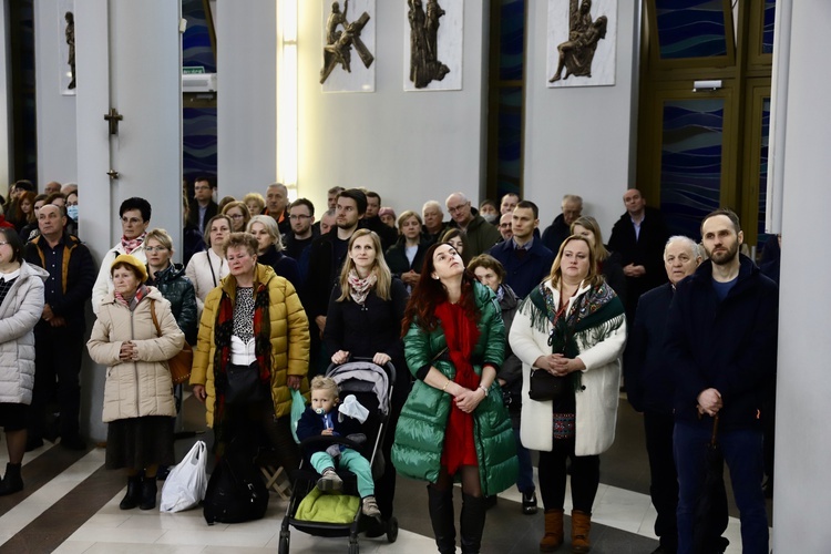 Kraków-Łagiewniki. Msza św. w Niedzielę Miłosierdzia Bożego