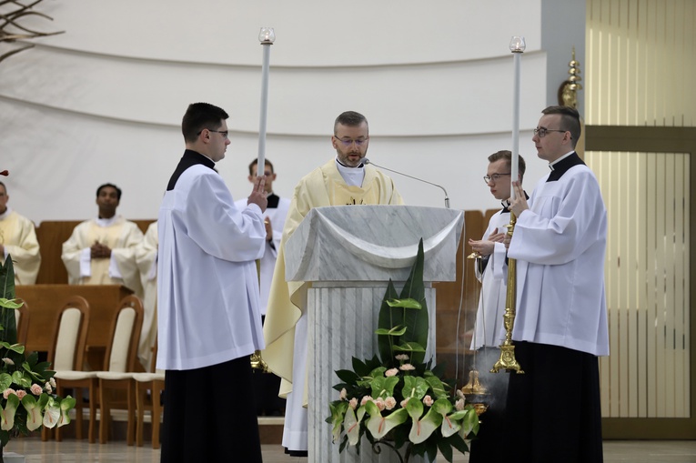 Kraków-Łagiewniki. Msza św. w Niedzielę Miłosierdzia Bożego