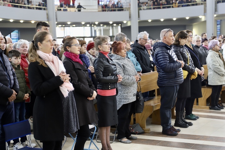 Kraków-Łagiewniki. Msza św. w Niedzielę Miłosierdzia Bożego