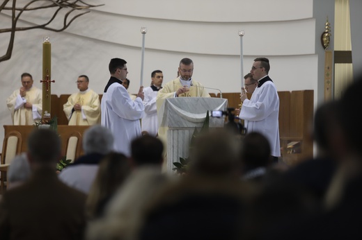 Kraków-Łagiewniki. Msza św. w Niedzielę Miłosierdzia Bożego