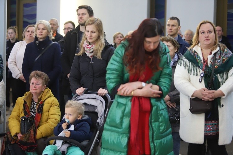 Kraków-Łagiewniki. Msza św. w Niedzielę Miłosierdzia Bożego