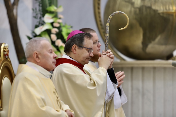 Kraków-Łagiewniki. Msza św. w Niedzielę Miłosierdzia Bożego