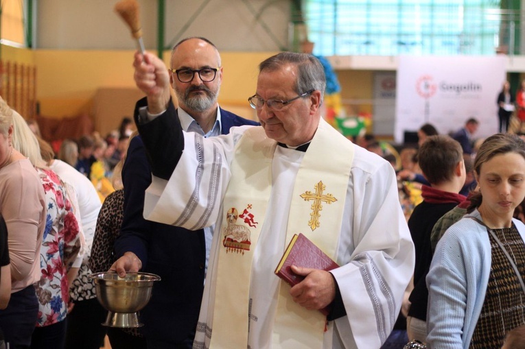 Śniadanie wielkanocne dla goszczących w gminie Gogolin uchodźców z Ukrainy
