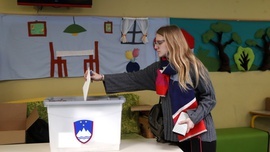 Słowenia/ Exit poll: liberalna partia Ruch Wolności zwycięża w wyborach parlamentarnych
