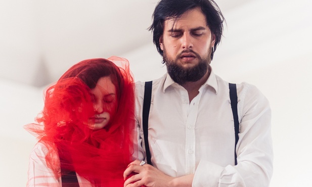 Aleksandra Żmuda w roli Orcia i Kacper Górak jako Hrabia Henryk. W galerii poniżej zdjęcia ze spektaklu i ostatnich prób.