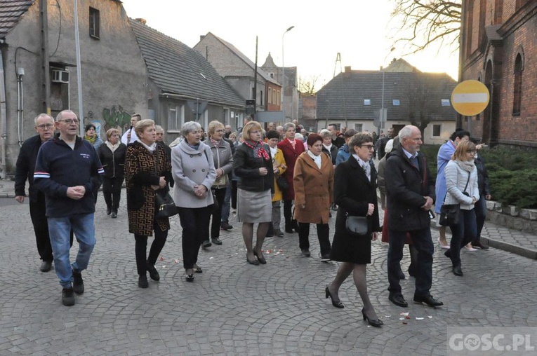 Czerwieńsk. Relikwie patrona w kościele parafialnym