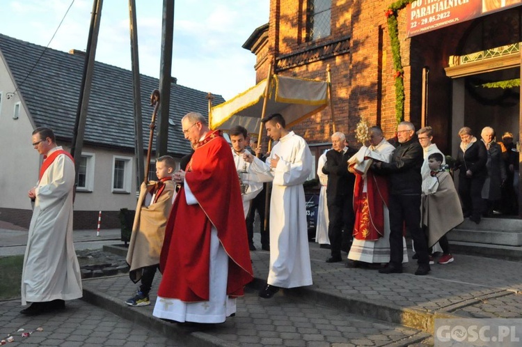 Czerwieńsk. Relikwie patrona w kościele parafialnym