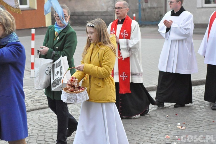 Czerwieńsk. Relikwie patrona w kościele parafialnym