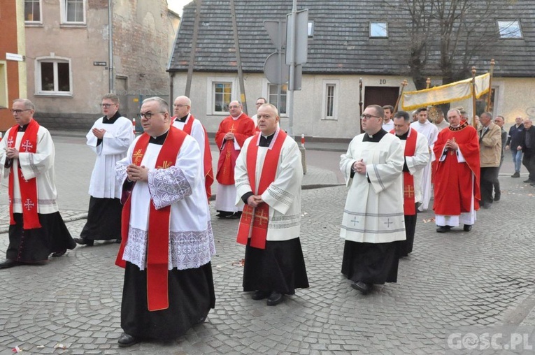 Czerwieńsk. Relikwie patrona w kościele parafialnym
