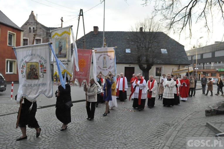 Czerwieńsk. Relikwie patrona w kościele parafialnym