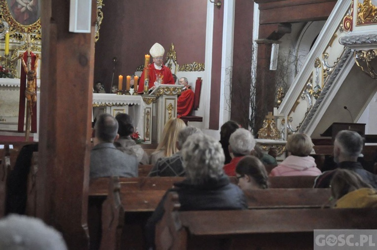 Czerwieńsk. Relikwie patrona w kościele parafialnym