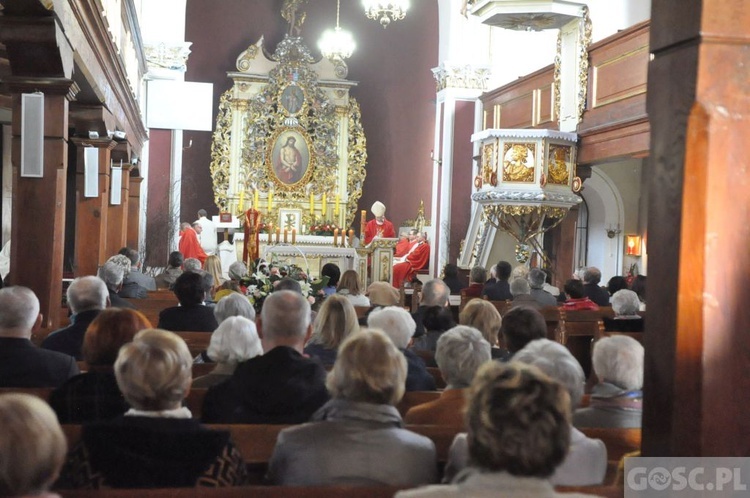 Czerwieńsk. Relikwie patrona w kościele parafialnym