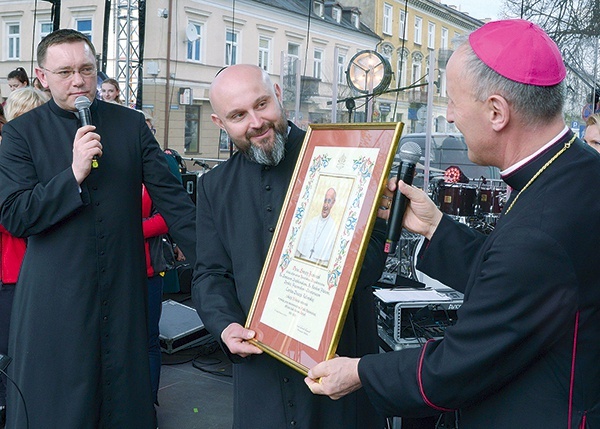 ▲	Z okazji 30. rocznicy działalności CDR otrzymała specjalne błogosławieństwo od papieża Franciszka. 