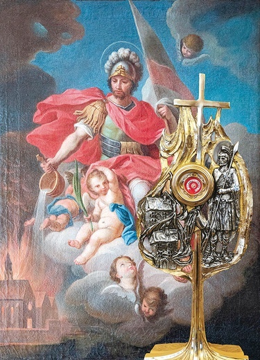 Obraz św. Floriana po renowacji zyskał świeżość. Proboszcz ma nadzieję, że obecność relikwii patrona oraz 11 innych świętych pomoże w religijnej odnowie parafii po trudnym czasie pandemii.