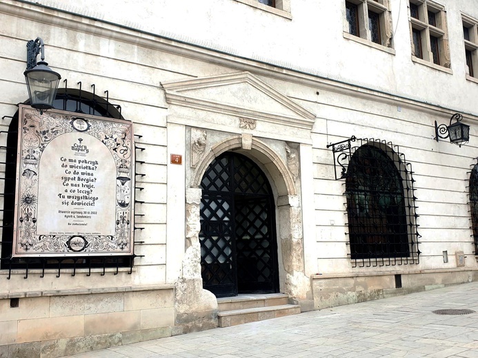 Akademia Ziołowa Marcina z Urzędowa powstaje przy ulicy Rynek 4.