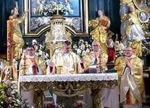 Bp Roman Pindel przewodniczył rocznicowej Mszy Świętej. 