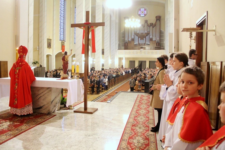 Tarnów. Bierzmowanie w kościele Najświętszego Serca Pana Jezusa 2022