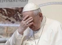 Z powodu bólu w kolanie papież nie wziął udziału w spotkaniu kardynałów