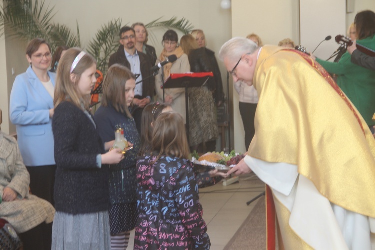 Śpiewem, tańcem i otwartym sercem