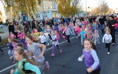 W biegach co roku uczestniczy coraz więcej dzieci i młodzieży.