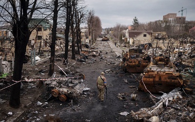 Nowe nagranie z drona obala kłamstwa Rosji w sprawie masakry w Buczy