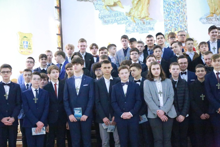 Bierzmowanie młodzieży od Karoliny