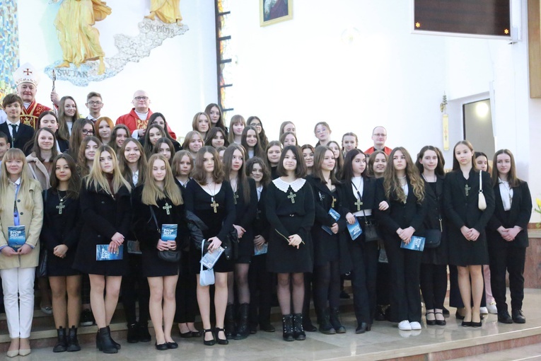 Bierzmowanie młodzieży od Karoliny