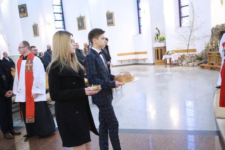 Bierzmowanie młodzieży od Karoliny