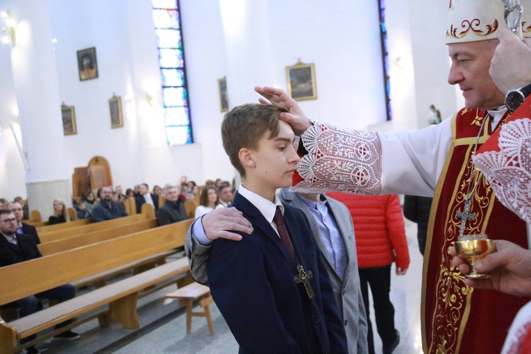 Bierzmowanie młodzieży od Karoliny