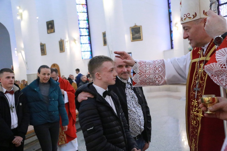 Bierzmowanie młodzieży od Karoliny