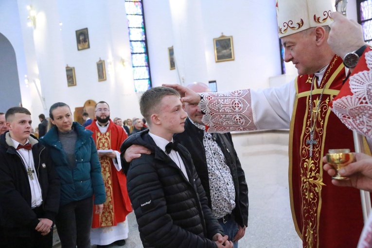 Bierzmowanie młodzieży od Karoliny