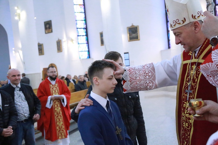 Bierzmowanie młodzieży od Karoliny