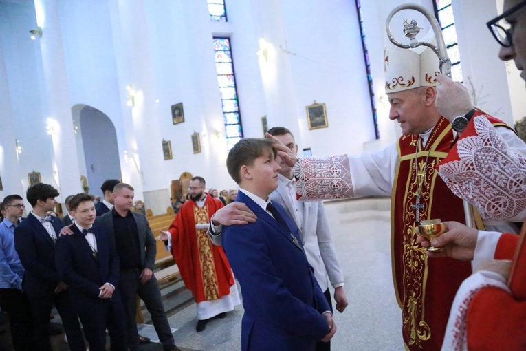 Bierzmowanie młodzieży od Karoliny