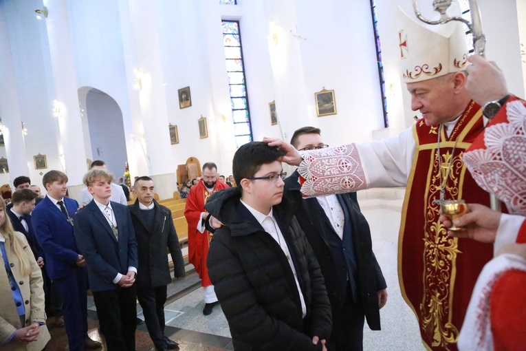 Bierzmowanie młodzieży od Karoliny