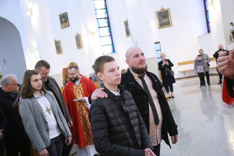 Bierzmowanie młodzieży od Karoliny