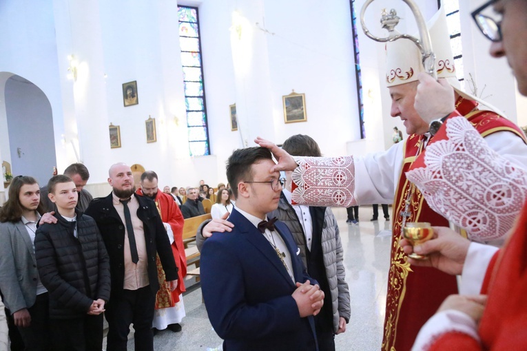 Bierzmowanie młodzieży od Karoliny