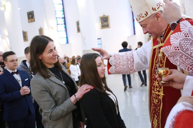 Bierzmowanie młodzieży od Karoliny