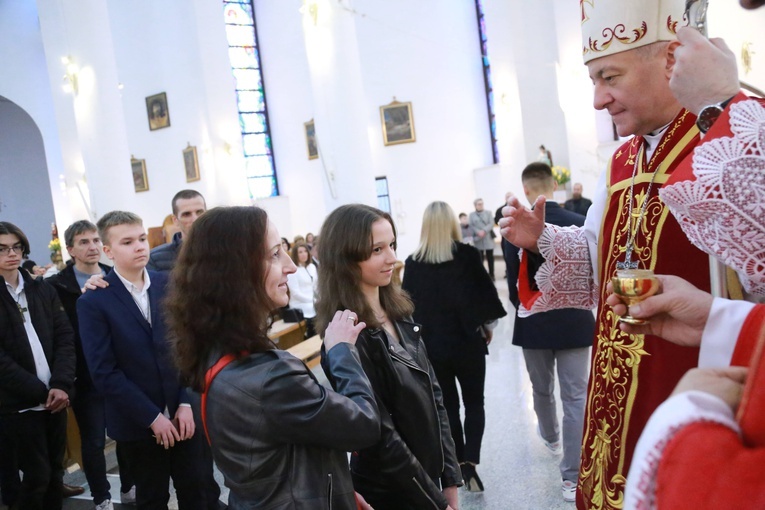 Bierzmowanie młodzieży od Karoliny