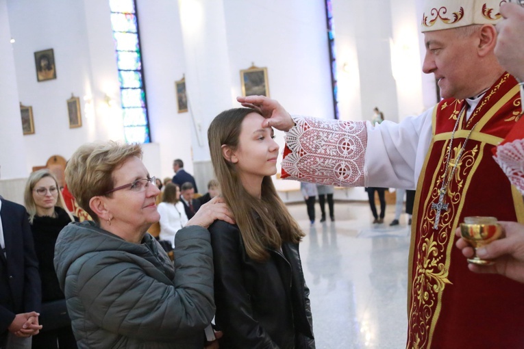 Bierzmowanie młodzieży od Karoliny