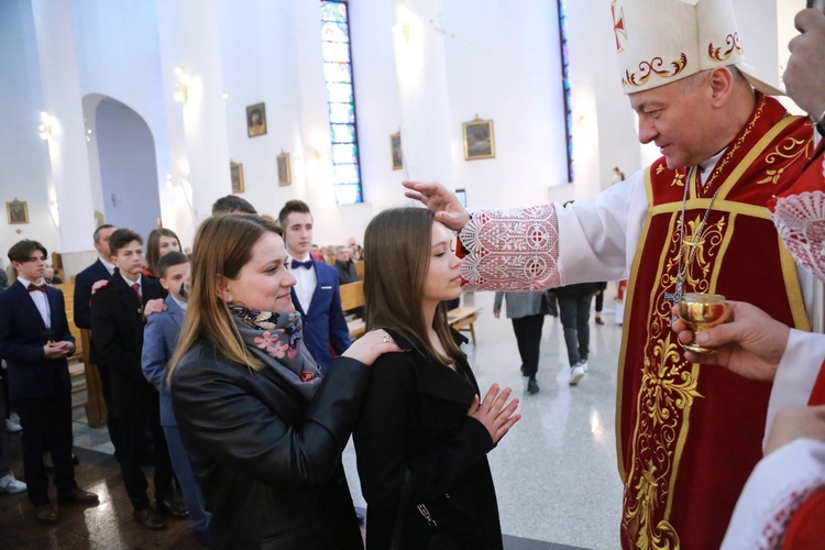 Bierzmowanie młodzieży od Karoliny