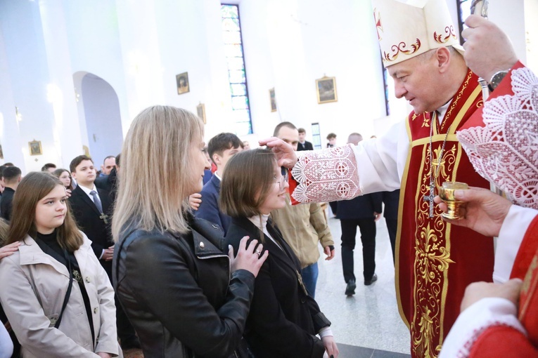 Bierzmowanie młodzieży od Karoliny