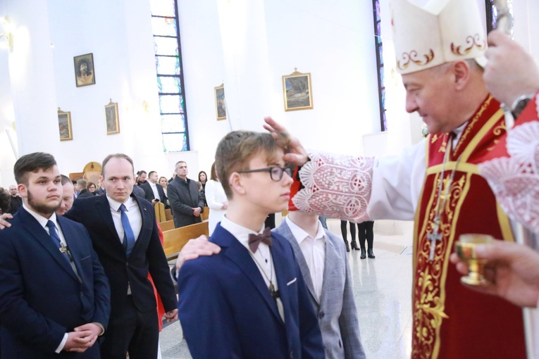 Bierzmowanie młodzieży od Karoliny