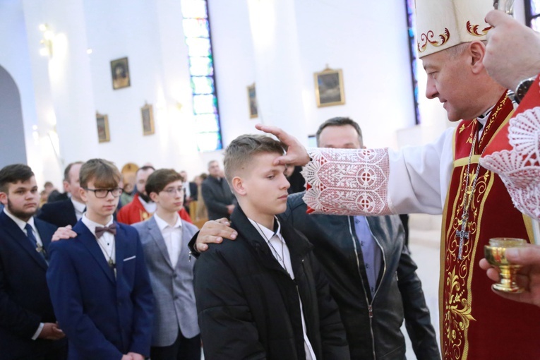 Bierzmowanie młodzieży od Karoliny