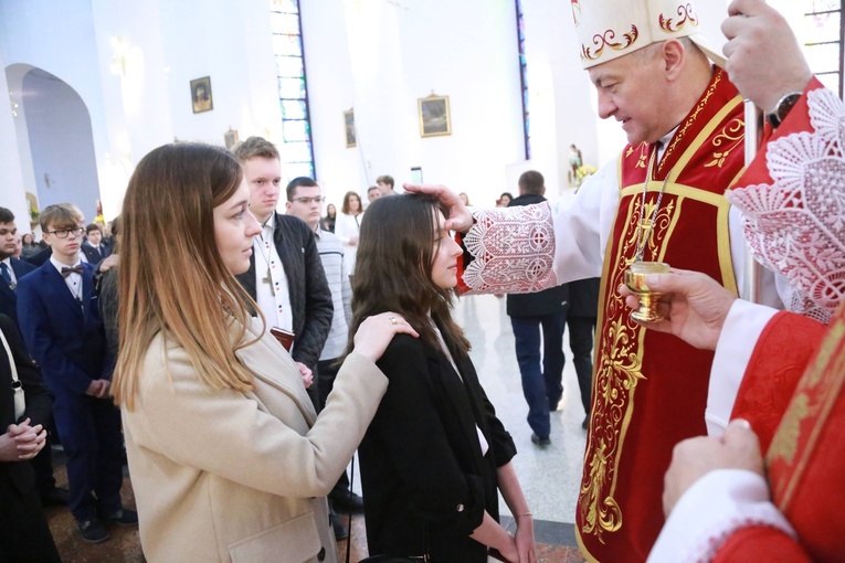 Bierzmowanie młodzieży od Karoliny