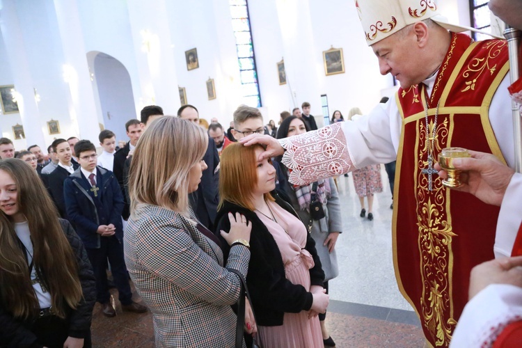 Bierzmowanie młodzieży od Karoliny