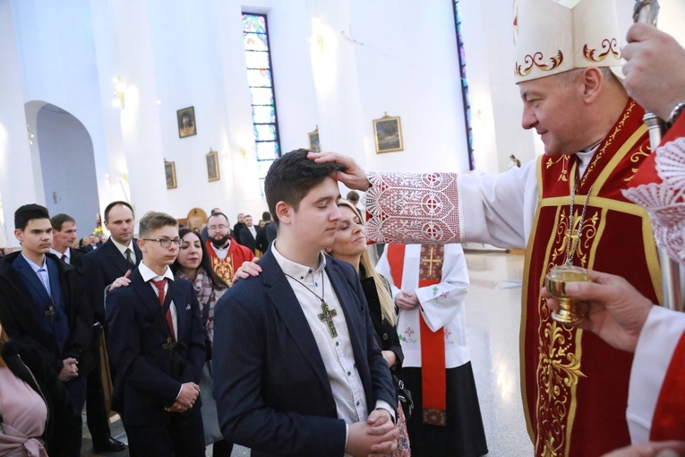 Bierzmowanie młodzieży od Karoliny