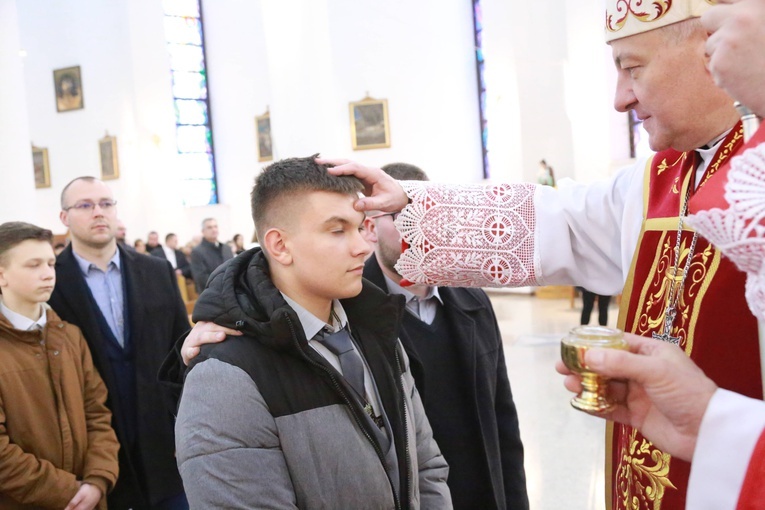 Bierzmowanie młodzieży od Karoliny