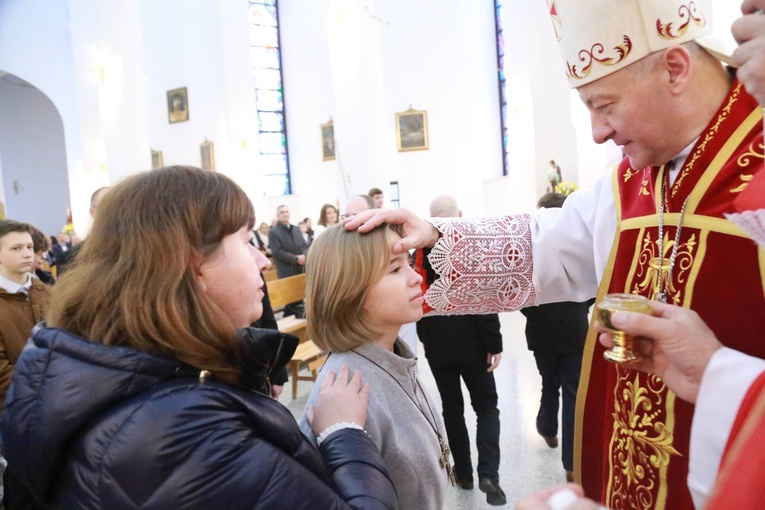 Bierzmowanie młodzieży od Karoliny