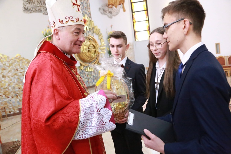 Bierzmowanie młodzieży z Łękawicy, Ładnej i Woli Rzędzińskiej