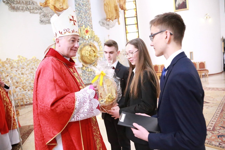 Bierzmowanie młodzieży z Łękawicy, Ładnej i Woli Rzędzińskiej